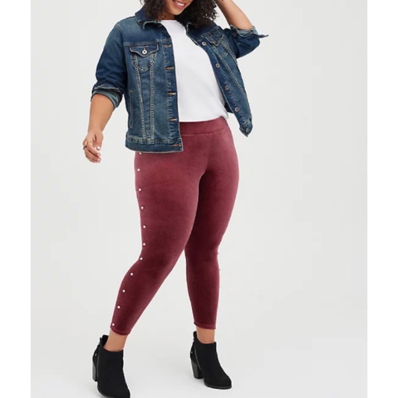 π Purple Velvet With Pearls Platinum Leggings 2 2X 18 20 NWT Torrid New! - Picture 2 of 5